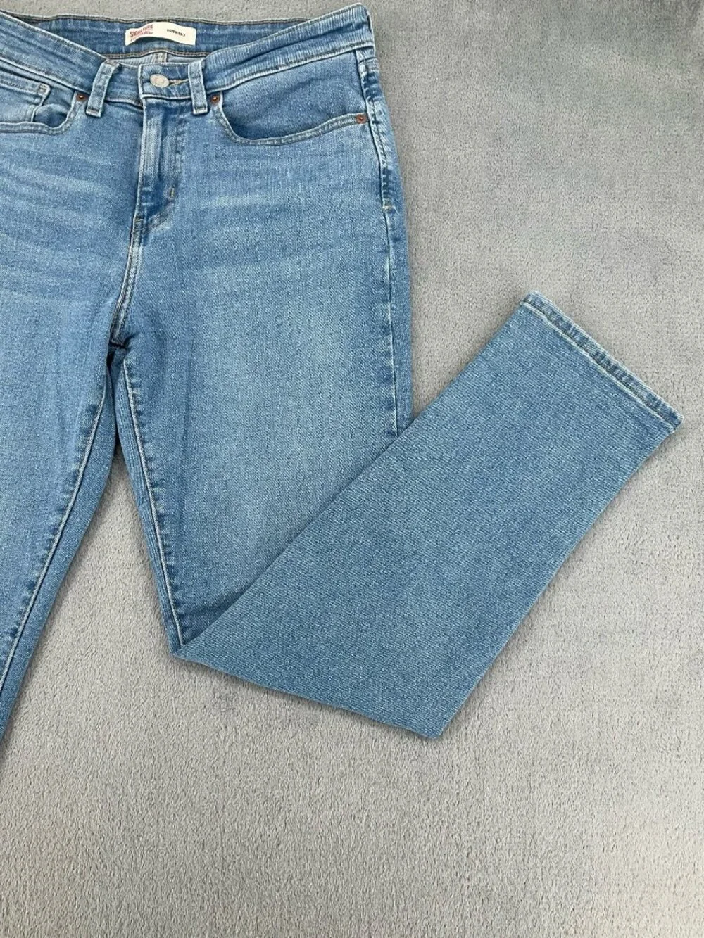 Signature Levi Strauss Boyfriend Jeans Women’s 10 W30 Light Wash